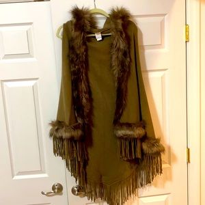 Long Sleeveless Hooded Fall Sweater